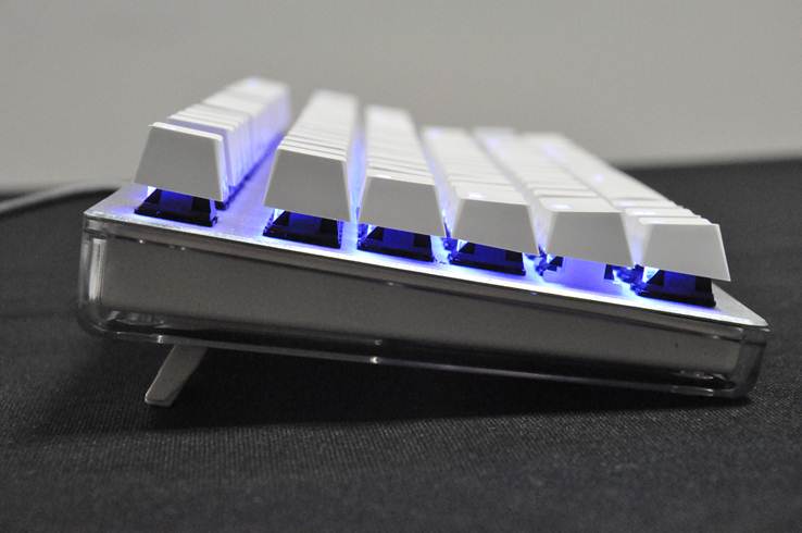 彩背光游戏机械键盘震撼上市新葡京雷柏V500RGB全(图13)